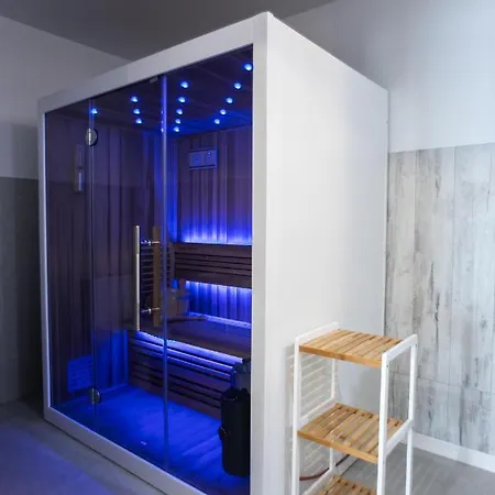 Czarna Perla Czesc Domow Z Sauna I Jacuzzi , Basen Podgrzewany, Blisko Jeziora I Sciezki Rowerowej Velo 公寓 *