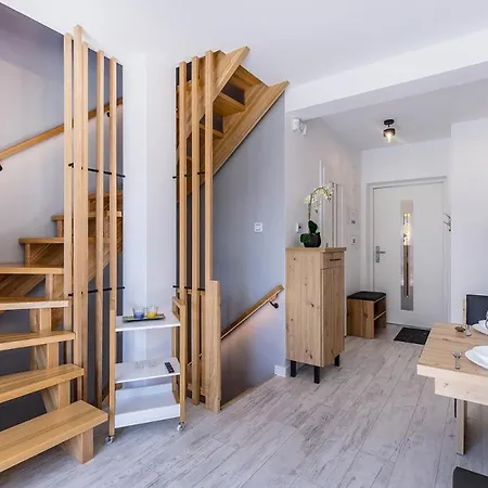 Apartmán Czarna Perla Czesc Domow Z Sauna I Jacuzzi , Basen Podgrzewany, Blisko Jeziora I Sciezki Rowerowej Velo Czorsztyn