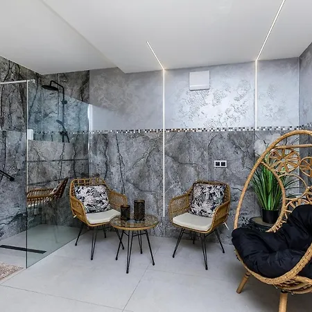 Czarna Perla Czesc Domow Z Sauna I Jacuzzi , Basen Podgrzewany, Blisko Jeziora I Sciezki Rowerowej Velo