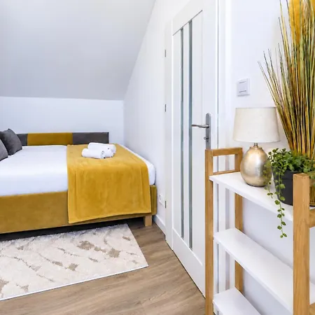 Czarna Perła Częśc Domów Z Sauną I Jacuzzi , Basen Podgrzewany, Blisko Jeziora I ścieżki Rowerowej Velo Apartamento