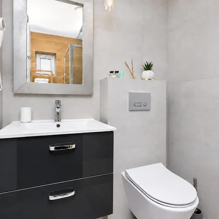 Apartamento Czarna Perła Częśc Domów Z Sauną I Jacuzzi , Basen Podgrzewany, Blisko Jeziora I ścieżki Rowerowej Velo *