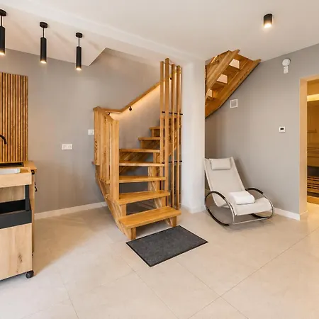 Czarna Perła Częśc Domów Z Sauną I Jacuzzi , Basen Podgrzewany, Blisko Jeziora I ścieżki Rowerowej Velo Apartamento