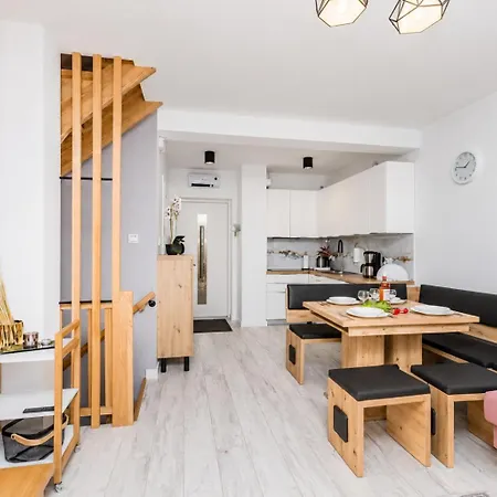 Czarna Perła Częśc Domów Z Sauną I Jacuzzi , Basen Podgrzewany, Blisko Jeziora I ścieżki Rowerowej Velo Apartamento